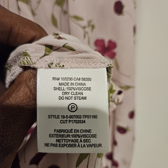Joie Flowered Pink 100% Viscose blouse. Small #31 - Picture 4 of 6